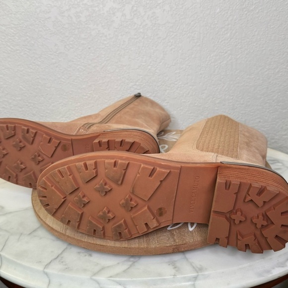 Vince Camuto kelvina boot,Chelsea,beige real suede EUC lug sole Y2K minimalist - Picture 7 of 7